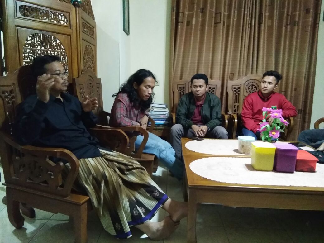 Cak_Hendris's tweet photo. Menjalin silaturrahmi dan merawat tradisi organisasi. 

@LKM_Fishum
@senat_fishum
@DEMA_Fishum 
@HIMAKOM_UINYK 
@HMPS_Sosiologi 
@PSI_UINSUKA https://t.co/DNo7iD7ofr