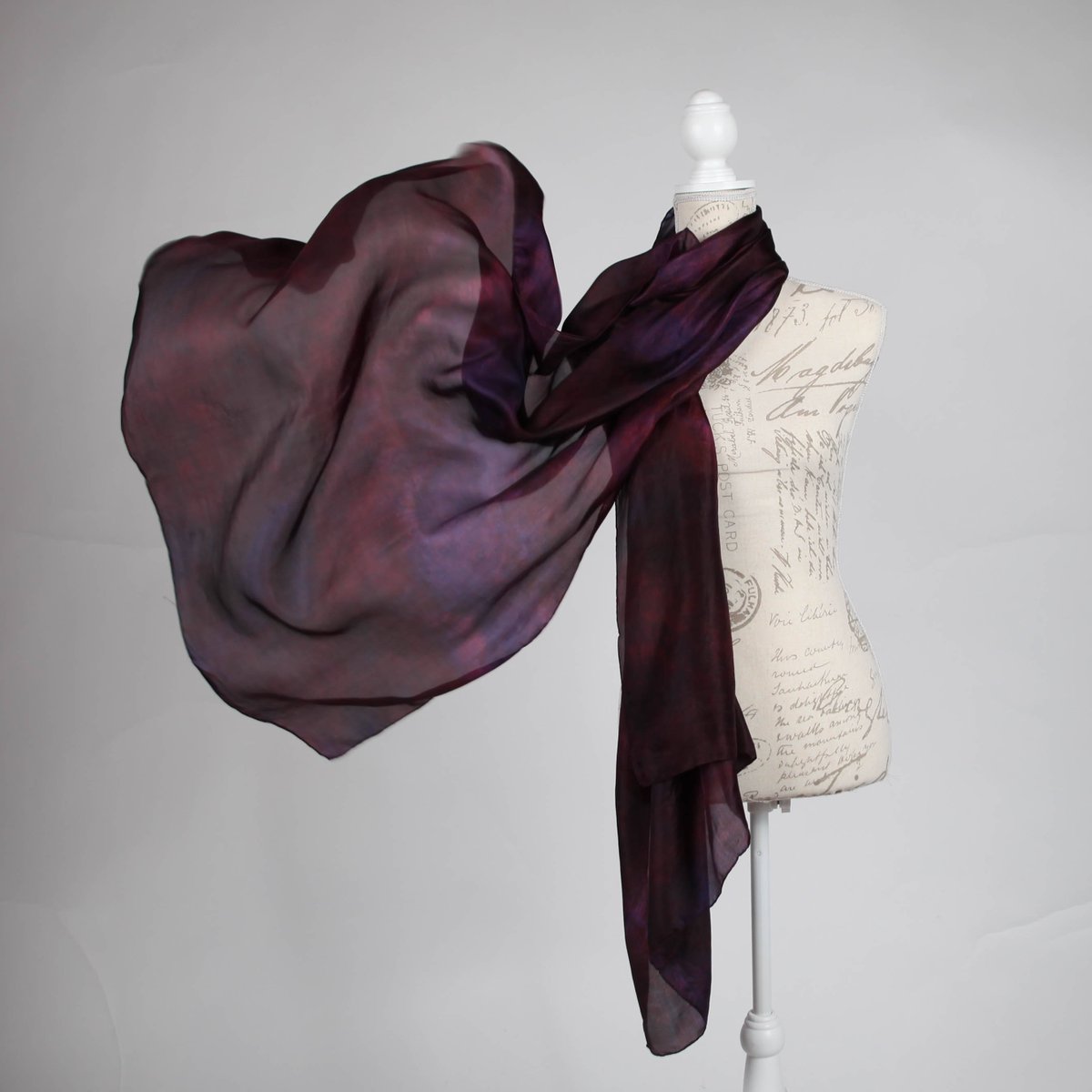 Celiaetcetera's tweet photo. Thanks for the kind words! ★★★★★ "Absolutely stunning vivid burgundy colour with a hint of deep purple black. The silk is exquisite. Top quality. This is my second scarf from this vendor. Warm in the winter yet cool in the summer. Shipped promptly and packaged nice and https://t.co/IT4Dykf8h2