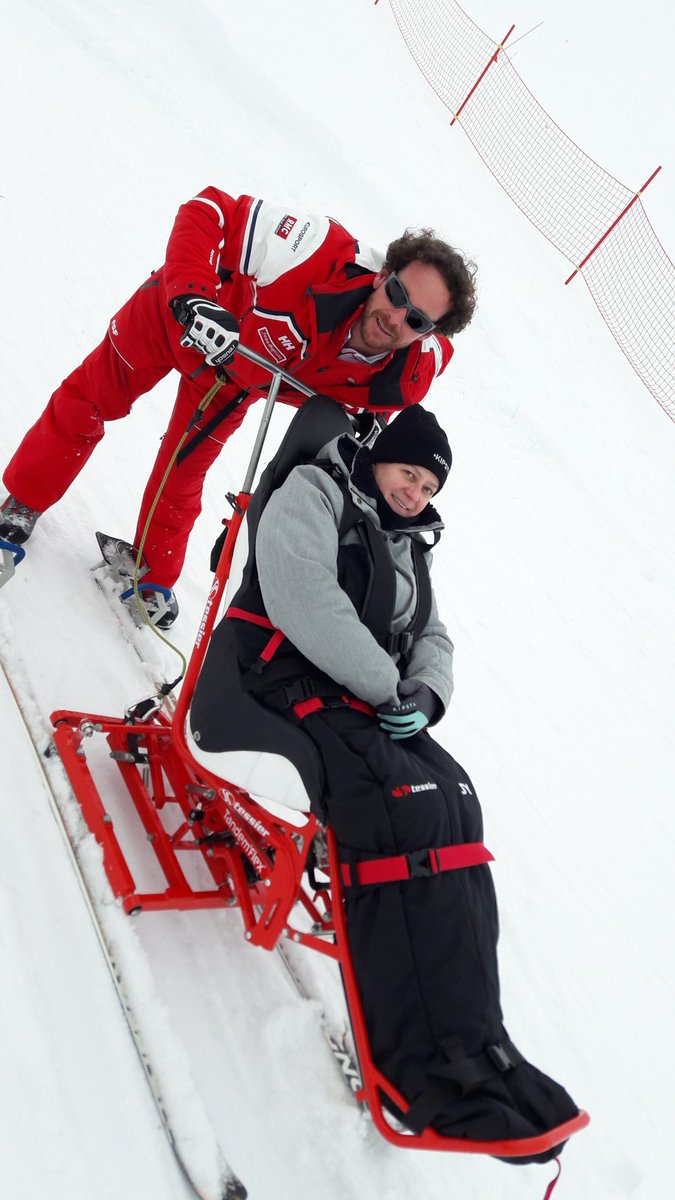 PichonMarinette's tweet photo. Dernière AM de ski Merci #ESF @LaToussuire pour ces moments sur les pistes #Découverte du domaine skiable en fauteuil ski ! 😊☺
Ce soir remise des diplômes 👨🎓👩🎓des Managers Généraux #Promo9 @CDESLimoges https://t.co/DLXzaXeng2