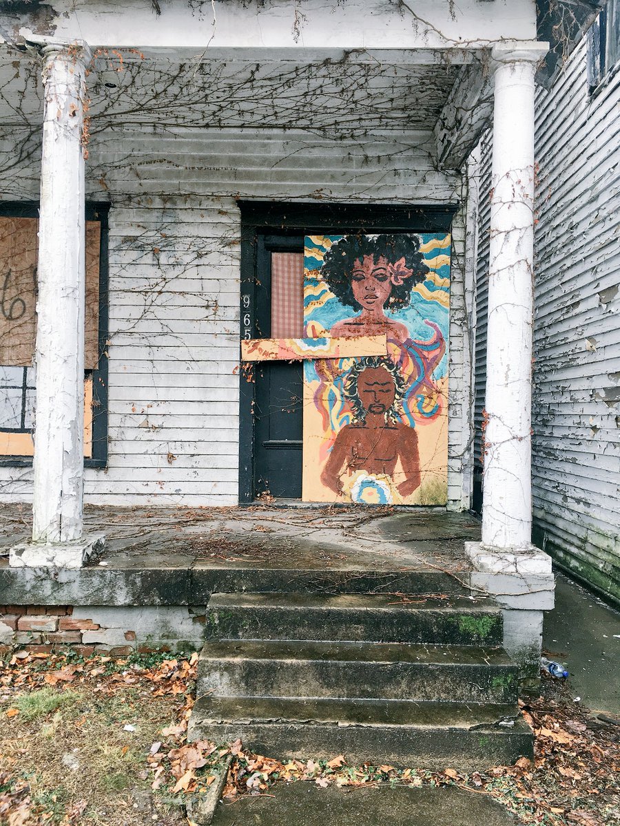 cooplemoderne's tweet photo. The city of Louisville has a program where kids can display their art via boarded abandoned homes. This one is SICK. https://t.co/xrpGoXIA1i