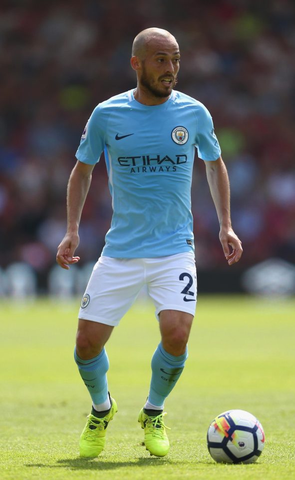 Happy 32nd Birthday David Silva best player ever in a blue shirt .. 