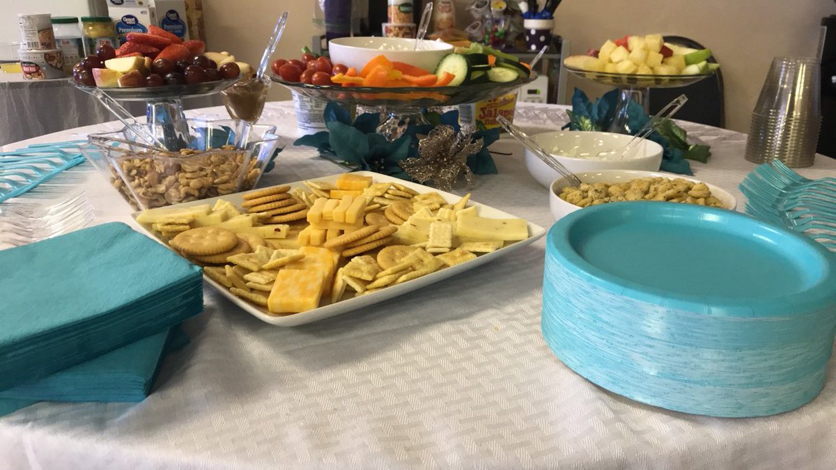 ADifferentEsty's tweet photo. Free 15 minute facials ... and food!!! https://t.co/lY5ouuNU56