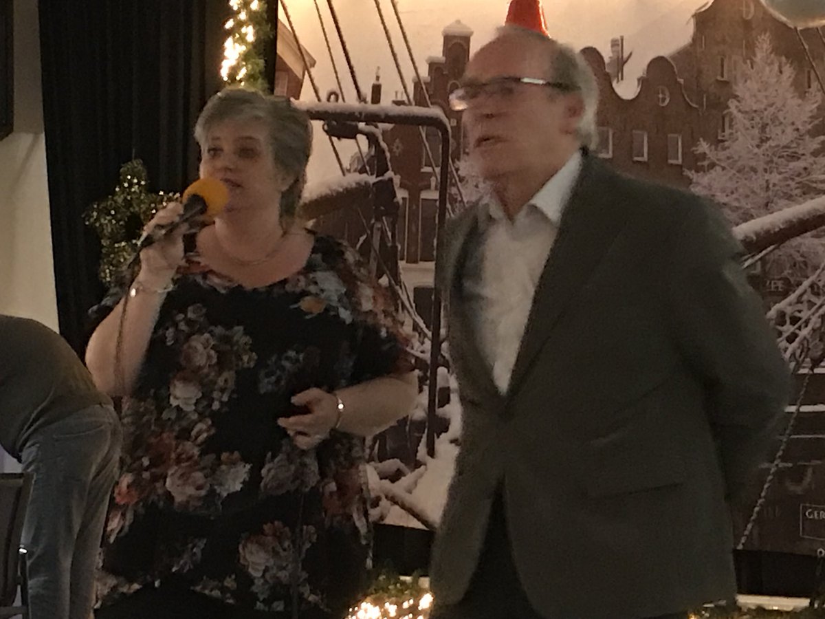 BobbyScheepe's tweet image. Bewonersvereniging  Schiedam West en de stichting De Erker wensen samen iedereen het beste voor 2018 op de nieuwjaarsreceptie!