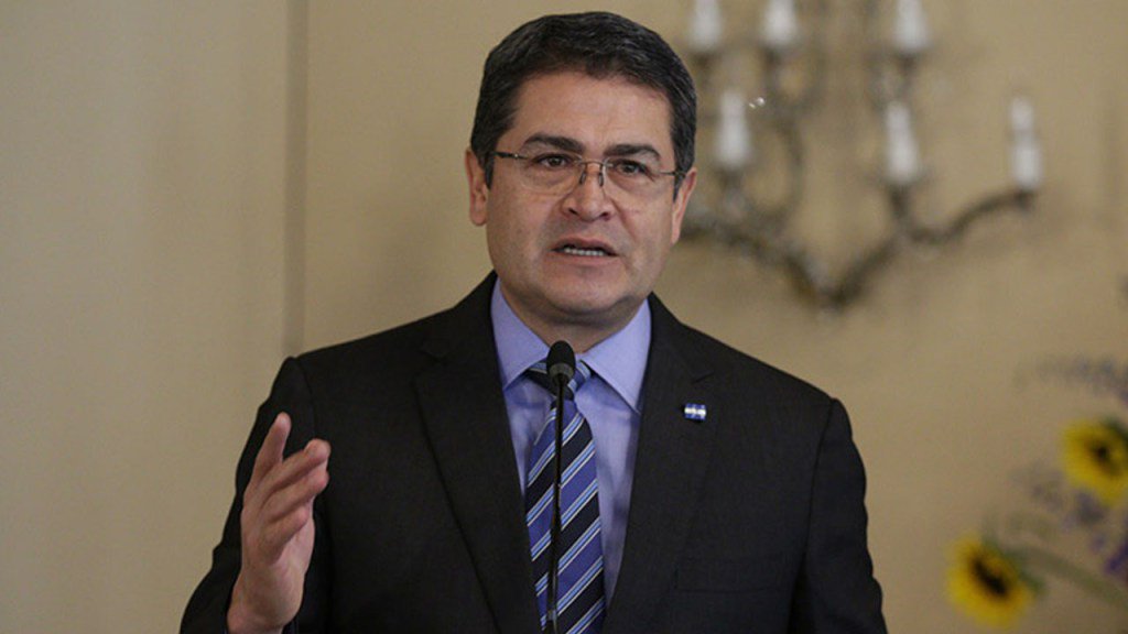 HCHTelevDigital's tweet photo. República Checa felicita a @JuanOrlandoH por su reelección presidencial https://t.co/lPfX7R4434 https://t.co/owEII8h0xY