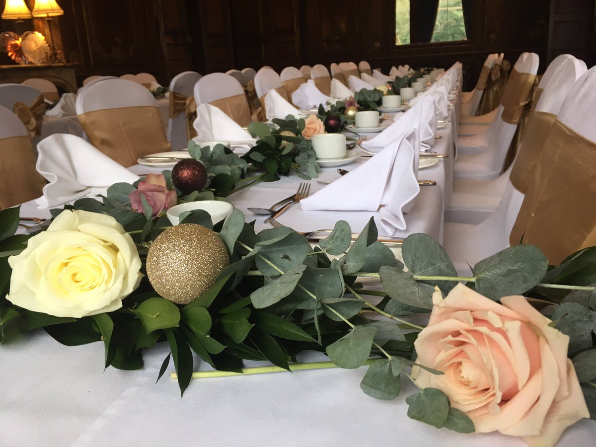 Beautiful wedding table decorations #weddings #weddingbreakfast #glitz #surrey #florist <a href="/tiffchittenden/">Tiffany Chittenden</a>