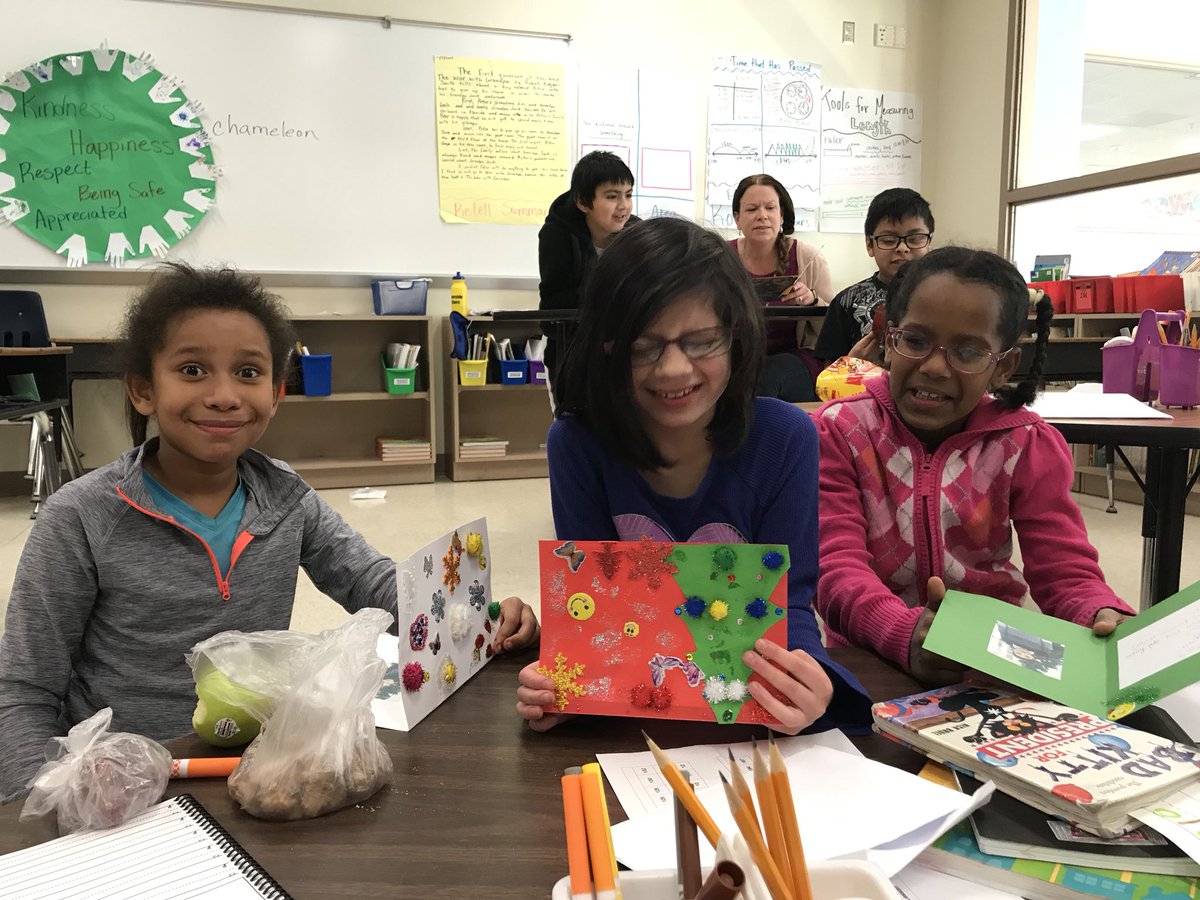 MsLarsonOtters's tweet photo. Opening our pen pal letters from the Republic of Kosovo. Can’t wait to reply to our new friends across the world!!! https://t.co/IfwOgJSycG