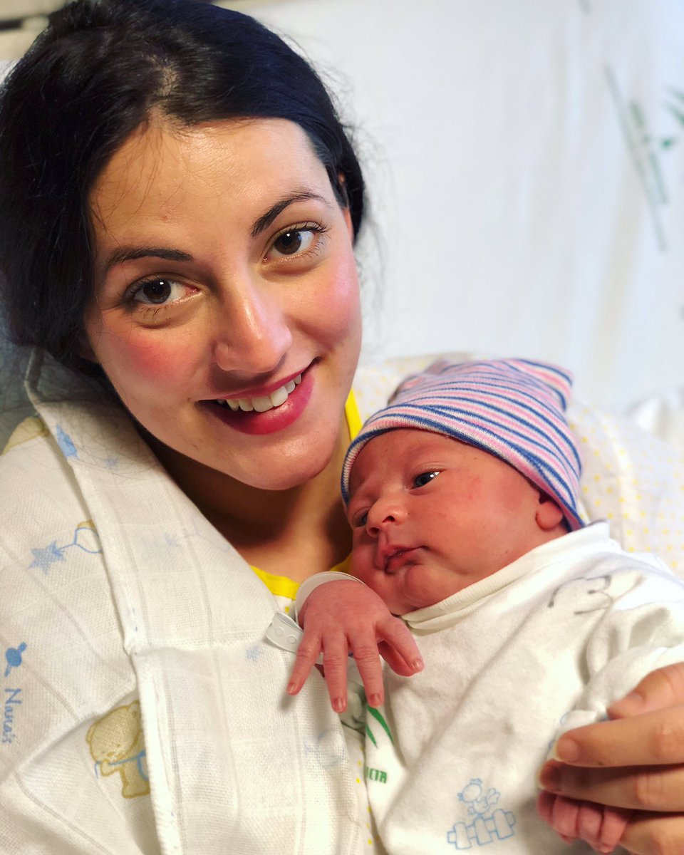 esperanzadevida's tweet photo. La familia EV crece!! 🎉🎊
Damos la bienvenida a Juan! 
Creéis que será bajista o cantante? Jaja
Enhorabuena Yazmina y Cristian, sabemos que seréis grandes padres! 
Cuántos los felicitan?! https://t.co/rTvmv1BAKy
