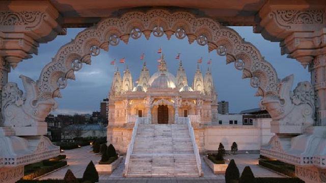 BestTubeTo's tweet photo. Visit one of the #London jewels
β @NeasdenTemple BAPS Shri Swaminarayan Mandir β #Hindutemple π
Use #BestTubeTo π to get to #Harlesden #undergroundstation
.
#UseBestTubeTo #discoverlondon #tubeplanner #undergroundplanner #travel #travelinspo #traveltips #bestoflondon https://t.co/PixEgW5DTU