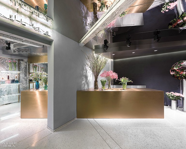 InteriorDesign's tweet photo. A Shanghai flower shop by Alberto Caiola Studio treats flowers as art: https://t.co/EGSZrf8SHB https://t.co/P04oc1pY1s