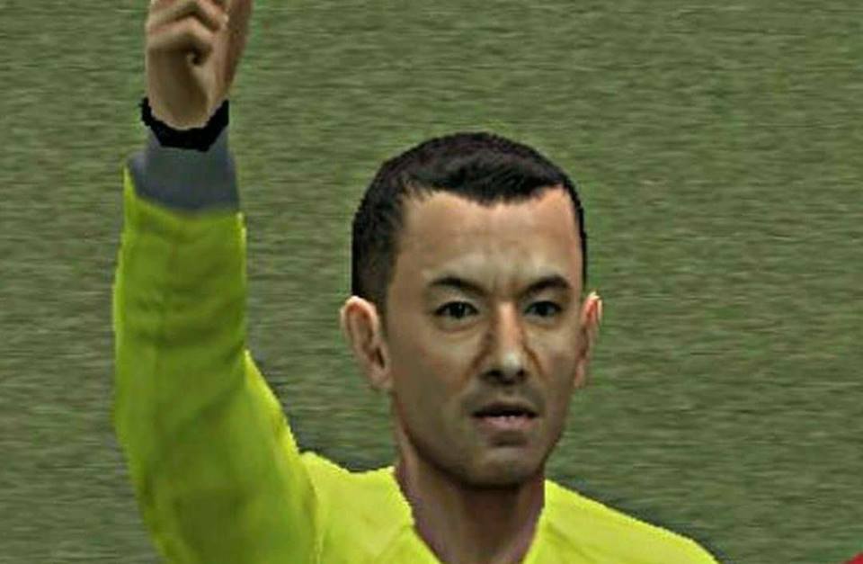 Si nunca te expulsó a un jugador este chino NO tuviste infancia.