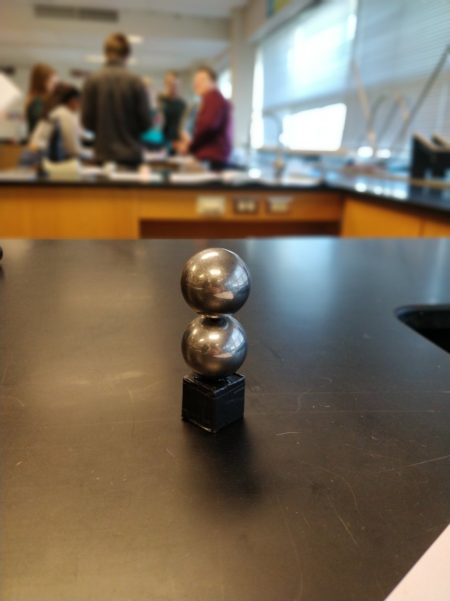 Technologyman00's tweet image. @FlaschPhysics #funwithmagnets