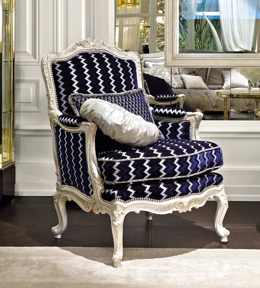 ProvasiOfficial's tweet photo. @DesignCentreCH #Provasi joins the Winter Sale @DesignCentreCH London. 
January 8-12 2018.
Visit our showroom, 216 Second Floor.
#Sales #furnituredesign #london #MadeInItaly #interiordesign #luxurylifestyle https://t.co/0YjzIupbTc