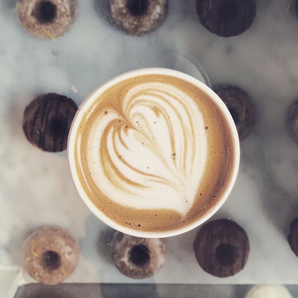 SmithandTait's tweet photo. a little warmth on this rainy LA morning βοΈβ€οΈβοΈ
.
.
.
#smithandtait #coffee #flatwhite #ritualcoffee #cabinfever #espresso #fonuts #weho #morning #LAweather #specialtycoffee #barista #coffeeshopvibes #damnfine #damnfinecoffee https://t.co/bhMwVgkGbx https://t.co/rM1t6Zrpd5