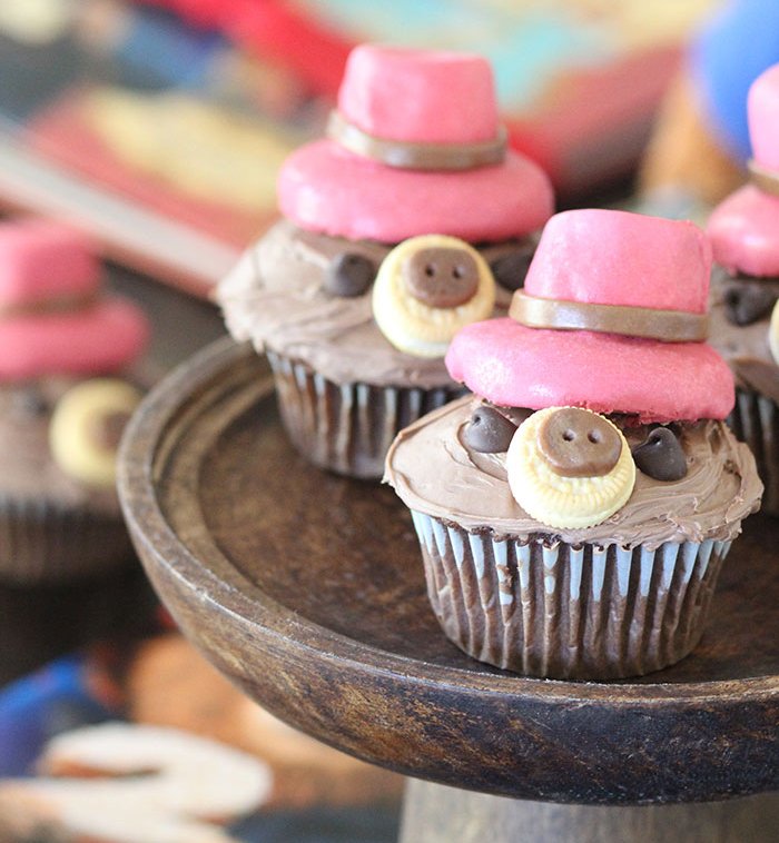 Cute Paddington cupcakes! <a href="/PaddingtonMovie/">Paddington Movie</a> #Paddington2 #ad dawns.co/2EoaUrX