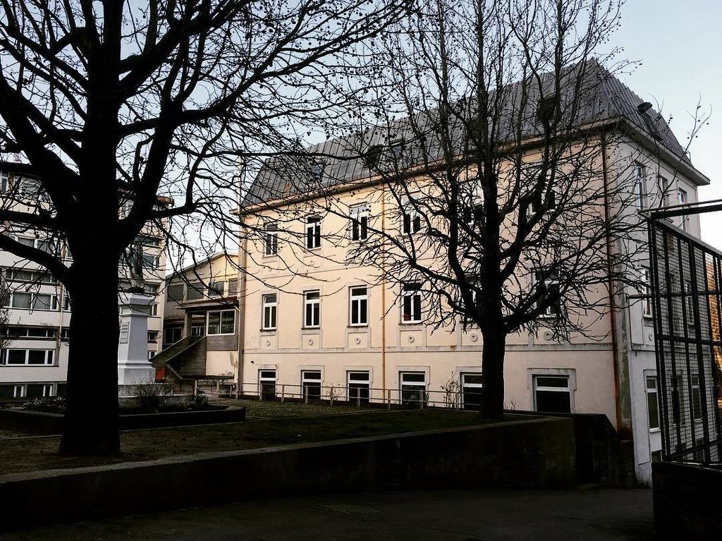 nunopianonuno's tweet photo. Returning home- visiting my old music conservatory where I studied for over 12 years. So many wonderful memories and familiar faces. It’s great to be back to where it all started!
#artave #ccm https://t.co/0LEg3tWzCA https://t.co/kiXrEYPctv
