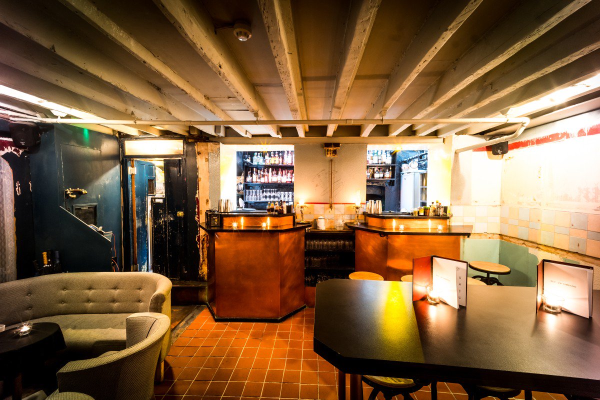 Ditch street level (and the blistering cold) for ones of these broody basement bars: <a href="/DemonAndWise/">Demon, Wise & Ptnrs</a> @EveBarLDN <a href="/purllondon/">Purl London</a> <a href="/escapologistbar/">The Escapologist</a> @LDNCocktailClub <a href="/RaysBarLondon/">Ray's Bar</a> <a href="/Rev_JW/">Reverend J W Simpson</a> <a href="/VBathhouse/">Victorian Bath House</a> bit.ly/2lk5K7w