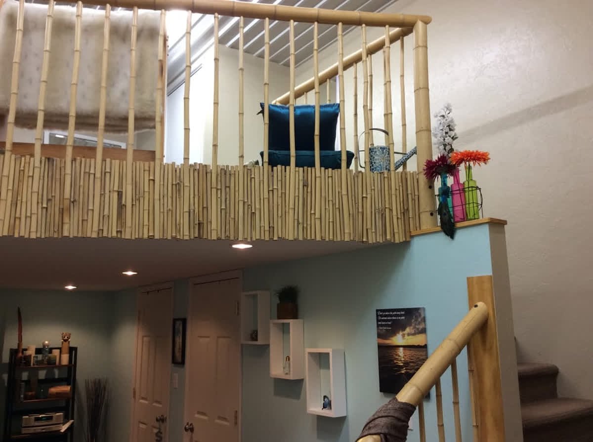 #Bamboodecor can be used just as much inside the #home as it is outside! Check out this photo from #ForeverBamboo customer Sherry Schaefer, who installed bamboo railings with our material. We love the #beachy look it gives! #homeinspo #ecofriendly