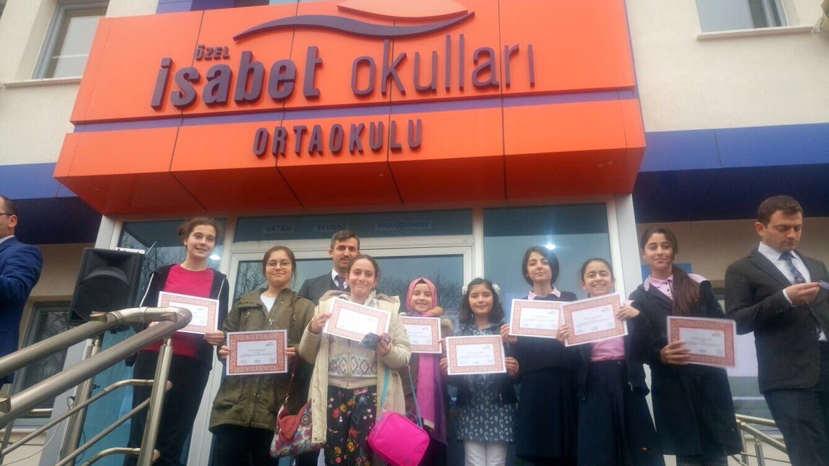 #Aralık ayı boyunca göstermiş oldukları gayretlerinden dolayı #övgü #belgesi almaya hak #kazanan öğrencilerimize belgeleri verildi.
Öğrencilerimizi #tebrik eder, başarılarının devamını Cenab-ı Hak'tan niyaz ederiz. #isabetli #öğrenci #student #education #eğitim