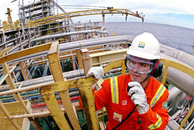 agenciaeixos's tweet photo. Como a @Petrobras pretende revitalizar o campo de #Marlim: https://t.co/Cgc9u8qGVp #offshore #petroleo #baciadecampos https://t.co/qDent6fmKd