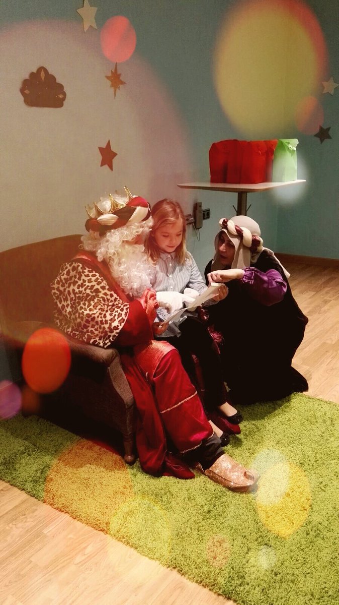 H_JerezCentro's tweet photo. SSMM De Oriente nos dejan la magia de las caritas y sonrisas de nuestros peques y no tan peques #XmasTRYP #FestiveMelia18 #MeliaSpain https://t.co/8Zbkjte7Ju