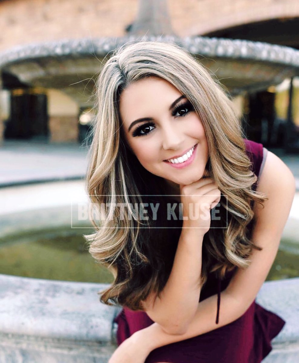 ashley_burges's tweet photo. Senior Monday https://t.co/tg60Sl6peM