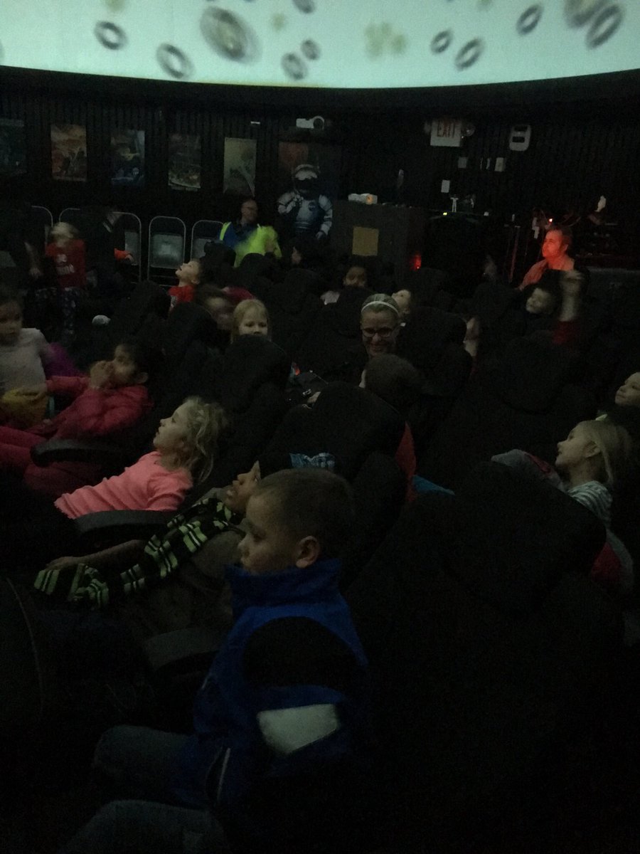 MrsRamirez3's tweet photo. So much fun at the Planetarium today learning about the 8 planets in our Solar System! #science #learningisfun #planets https://t.co/aG9KhDQrwG