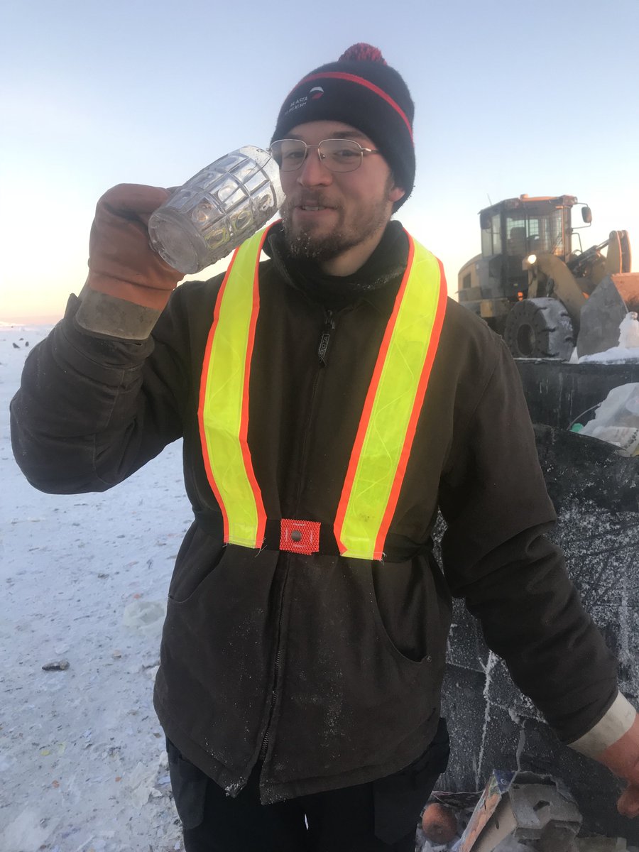 EcologyNorth's tweet photo. CHEERS! Dylan found something else interesting in the pile - a chipped glass mug. Recyclable? Yes. Compostable? What do you think. :D #compostnotcompost #adventuresfromthepile #Dylandontdrinkfromthat ! https://t.co/5Z2gNScC8r