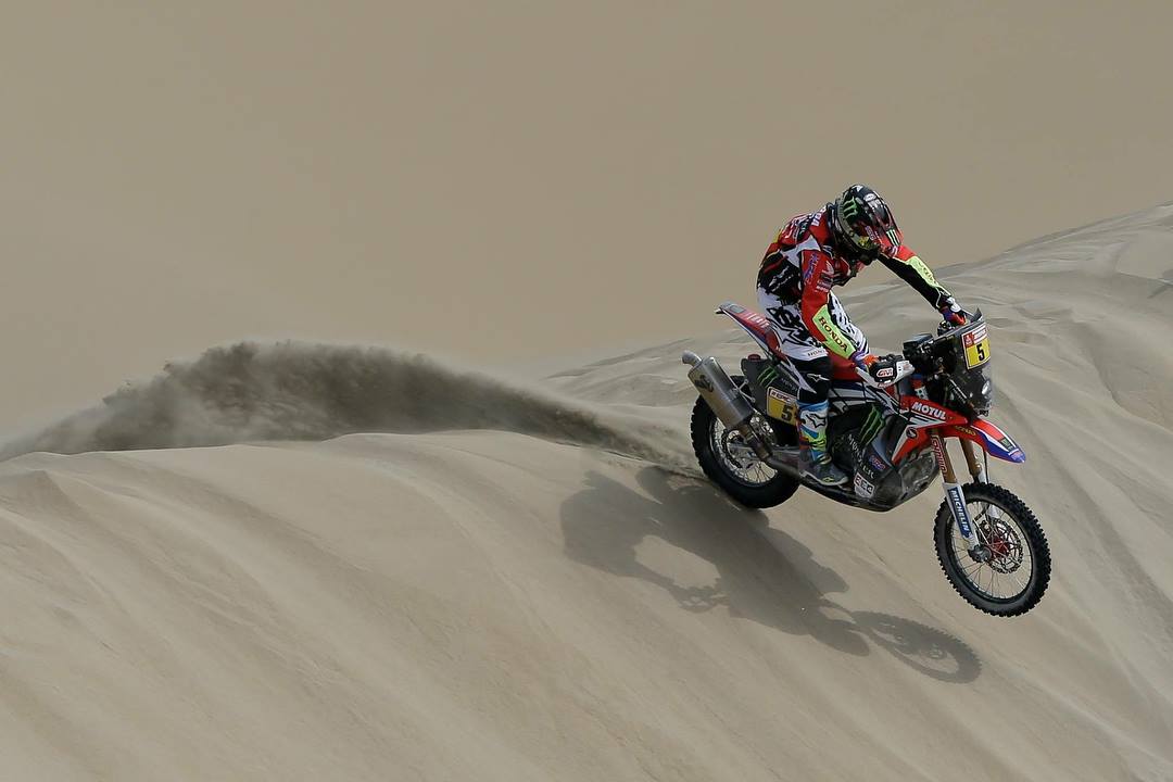 Día duro, después de la confusión de hoy he perdido bastante tiempo. Es el principio del <a href="/dakar/">DAKAR RALLY</a> , pero la verdad es que es uno de los errores gordos que había que intentar no cometer. Gracias por vuestros mensajes de ánimo! 😉#JoanBarreda5 #Dakar2018