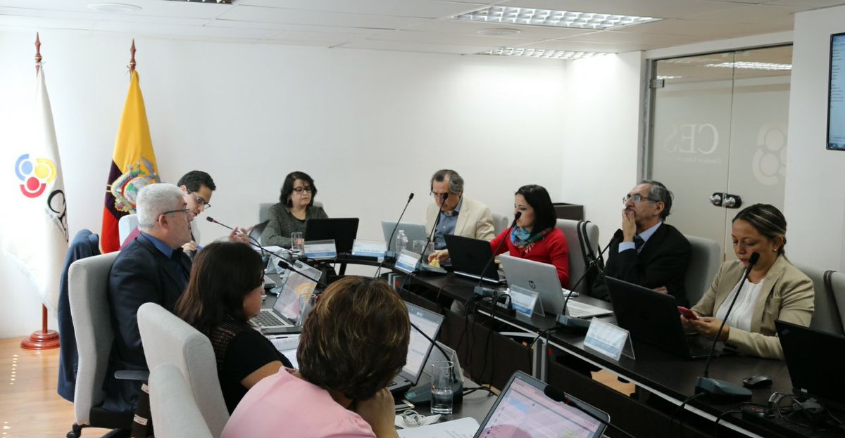 ces_ec's tweet photo. SESIÓN EXTRAORDINARIA | En este momento autoridades del CES analizan la situación del proceso de intervención en la Universidad Nacional de Loja. https://t.co/v8ykbb1xBE