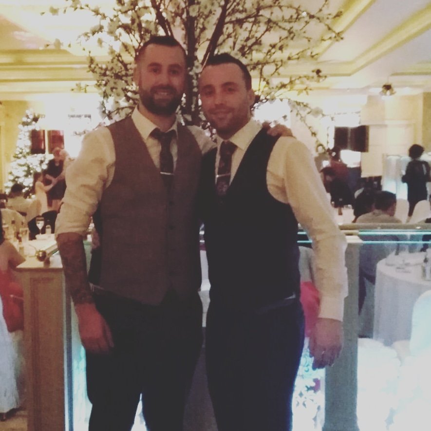 RourkeJamie's tweet photo. Wedding days #oldfriendsarebest @Tomasokeeffe https://t.co/R5d95bVIML
