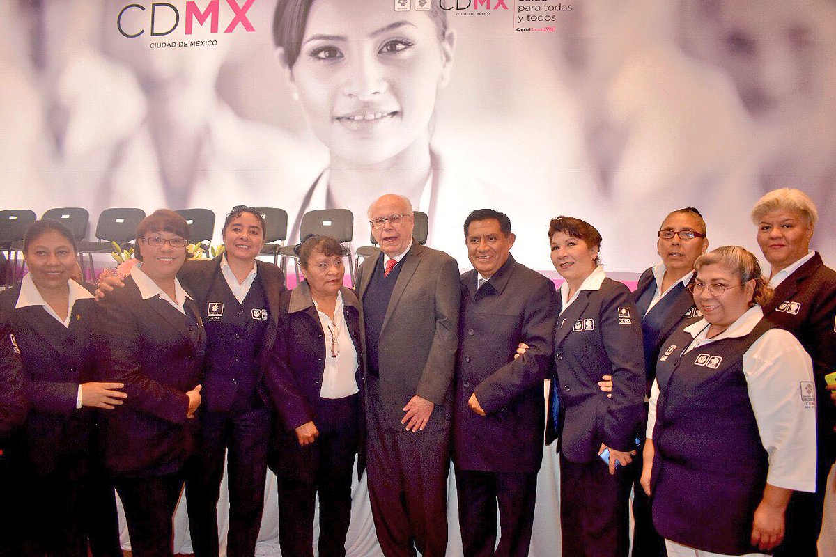 JoseNarroR's tweet photo. #FelizLunes Hoy asistí a la Ceremonia Conmemorativa por el #DíaDeLaEnferemeraYDelEnfermero de la #CDMX con @ManceraMiguelMX. https://t.co/rLO1ZwUYSq