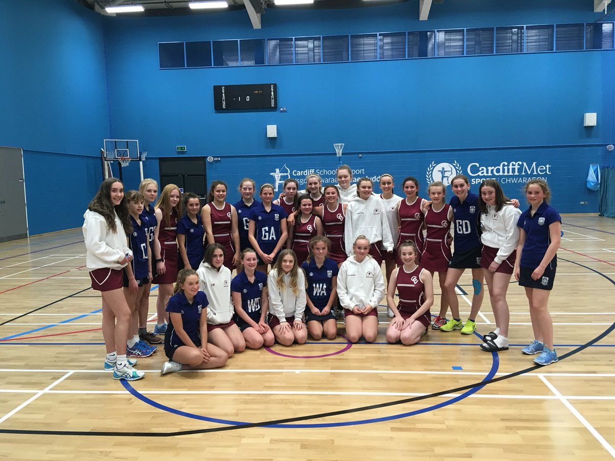 CanfordSport's tweet photo. A smashing effort from the Netball 14s against a dominant Glamorgan Valleys side. Group photos as U14s and with the seniors of both teams before the seniors play #NetballPreSeason #NetballFamily #QualityTraining https://t.co/94y0Wiygmh