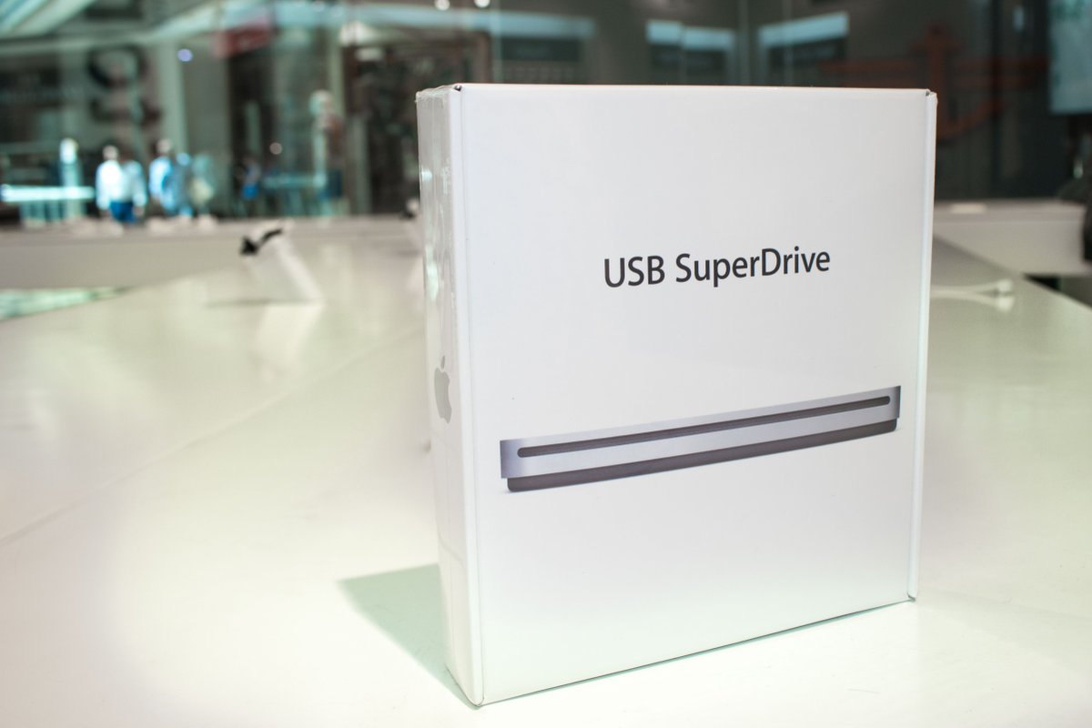 iStore_Ve's tweet photo. ¿Ya tienes tu #SuperDrive de @Apple? Obtén este producto práctico que cabe en tu bolso y ocupa muy poco espacio en mesa de trabajo https://t.co/aE0c80tClD