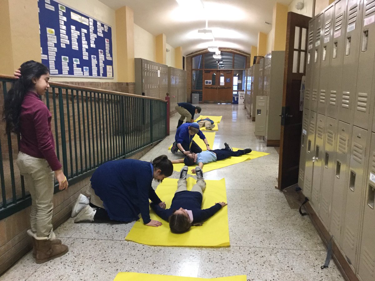 frischmancds's tweet photo. Downsizing.....practicing finding percents of wholes in 6th grade math.

#cdspgh #mathisfun #percentsofwholes https://t.co/rEspGeHPCj