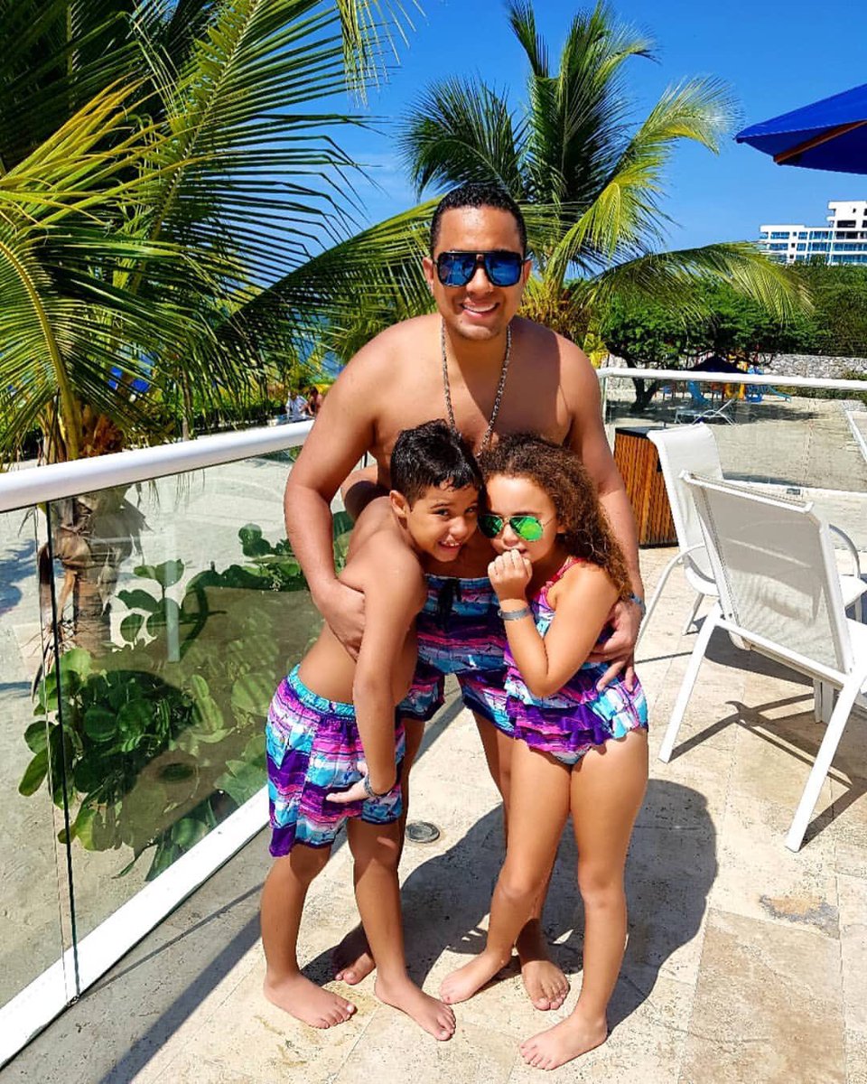 FelipePelaez's tweet photo. JJ y #miMencha. 😍 https://t.co/FHUr2nZjvs