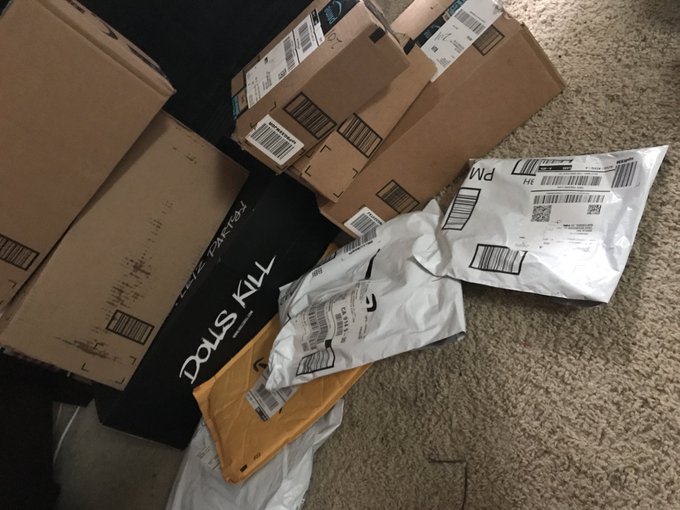 I haven&rsquo;t checked my P.O. Box in about a week 😍 Can&rsquo;t wait to open these 🙈 https://t.co/EehEY7ebaV<a href="/tag/onmfc"class="tags"><span>#onmfc</span></a>