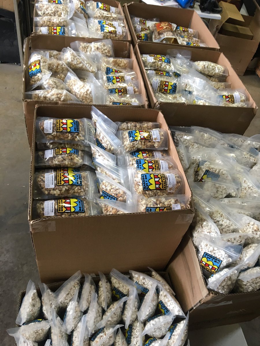 howipop's tweet photo. 1000 bags of popcorn. #howipop #socent #popcorn #popcornlover #popcornlife #b2b #kettlecorn #caramelcorn https://t.co/qf0F3zmhhi