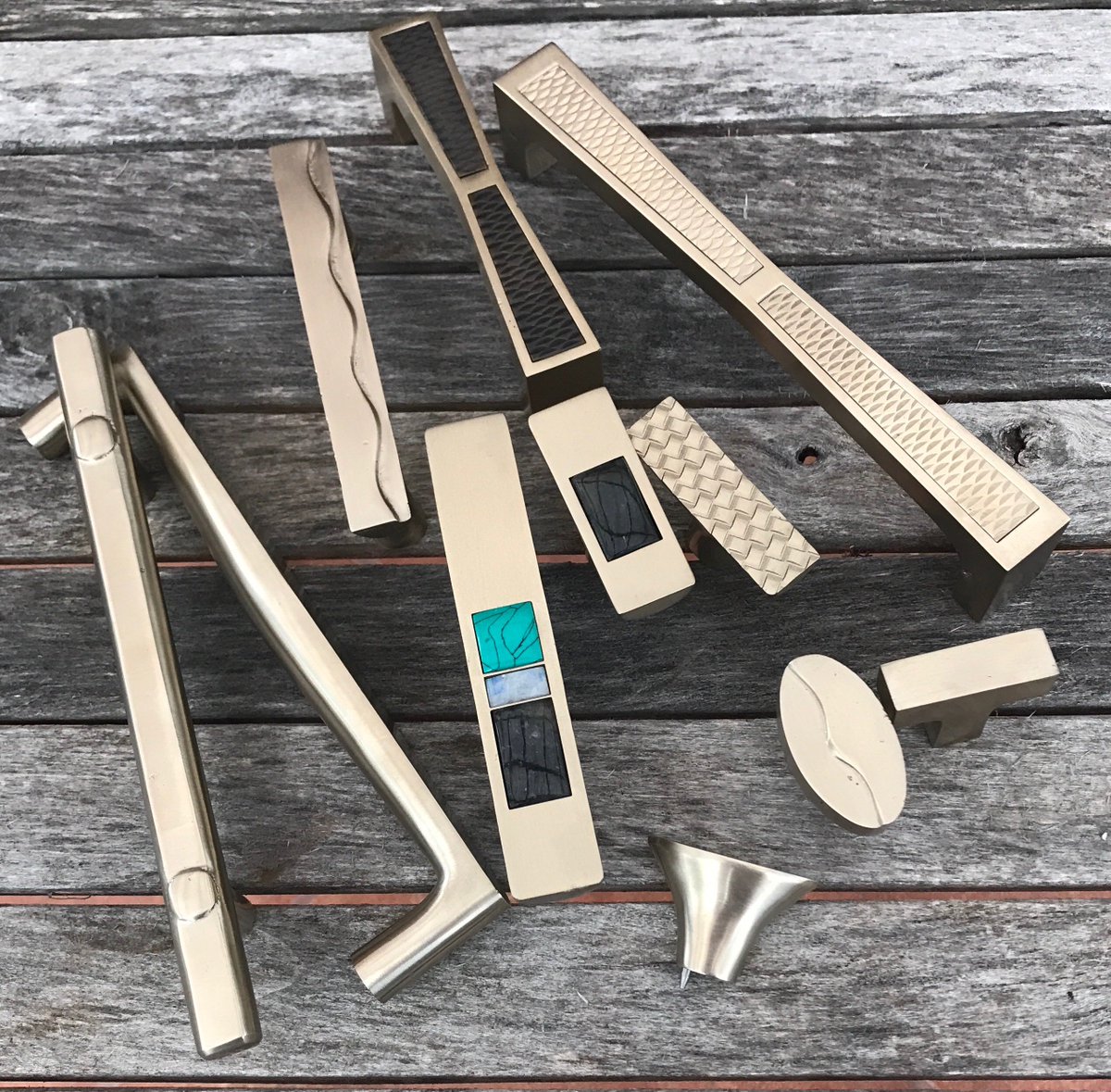 HrdwreRenaissnc's tweet image. It&apos;s time for #KBIS2018 ! Our beautiful cabinet hardware is #jewelryfordoors #hardware #kitchendesign #bronze #handcrafted