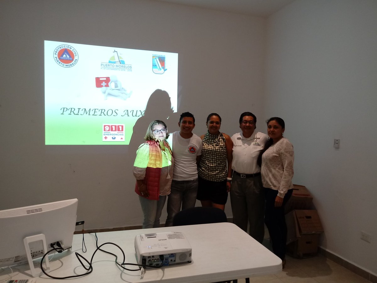 Clausura #CursoDePrimerosAuxilios en coordinación con Dirección de #ProtecciónCivil del <a href="/PtoMorelosAyto/">Ayto. Puerto Morelos</a> #QuintanaRoo @LFpuertomorelos @ICCALPMORELOS <a href="/DIANELALORIA/">DIANELA LORIA</a> <a href="/solangeconchaa/">Sol Concha</a> <a href="/licsergiochago/">Sergio Chalé Gómez</a> <a href="/JOSEMAN57767421/">JOSÉ MANUEL GUZMÁN RÍOS</a> @PcSegob <a href="/PulsoPMorelos/">@PulsoAM</a> <a href="/gaby_escamilla/">Gabriela Escamilla</a> <a href="/PPGuillermoArce/">PPGuillermoArce</a> <a href="/cancunmio/">CancunMio.com</a>