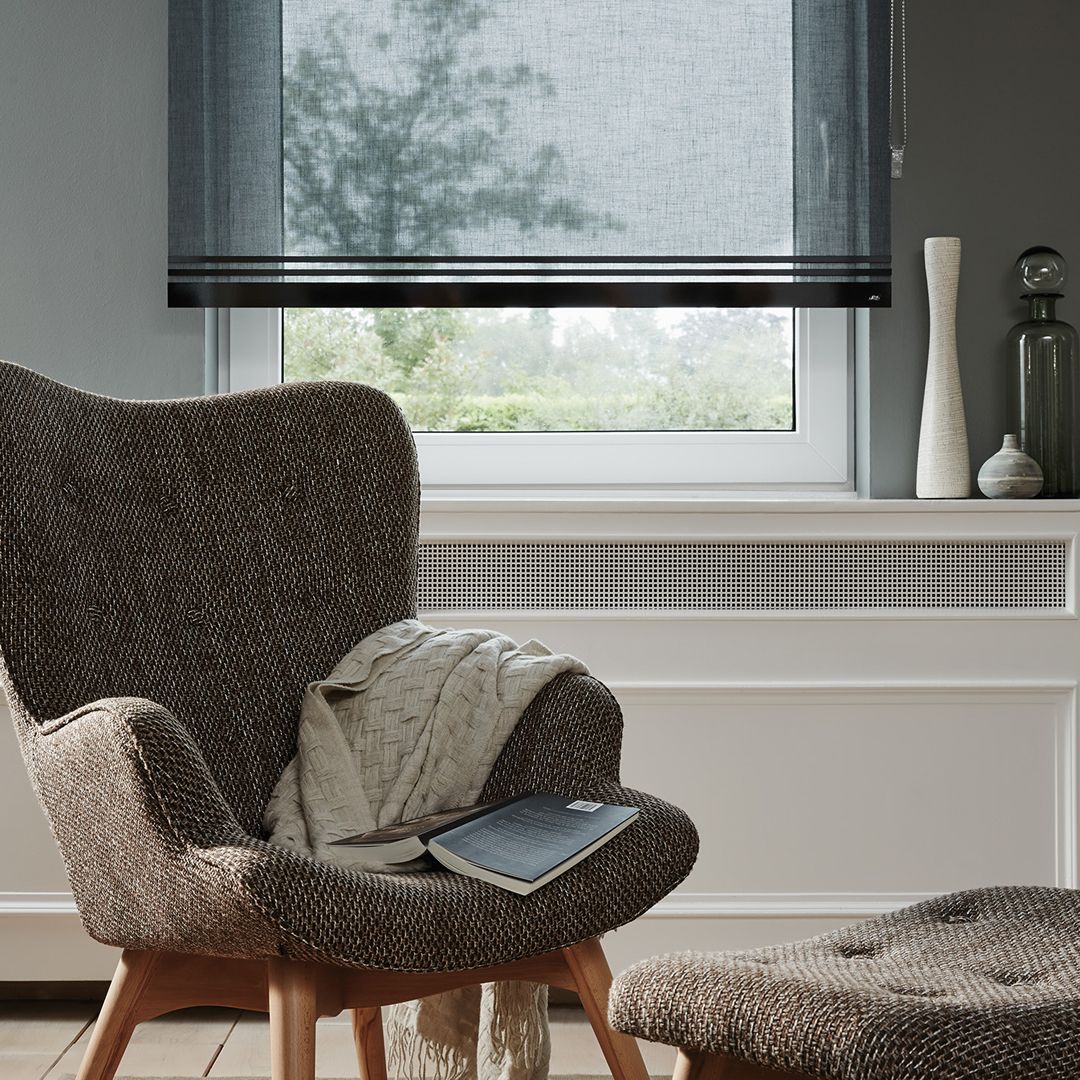 LuxaflexUK's tweet photo. #Windowcoverings donโt need to go from open to closed; look at different transparencies in #fabrics to allow in light whilst giving privacy; a room can feel connected to the outside world all day. #Luxaflex #InteriorsTips #blinds #interiordesigner #interiordesign #interiorstyle https://t.co/SdGRpgfr4h