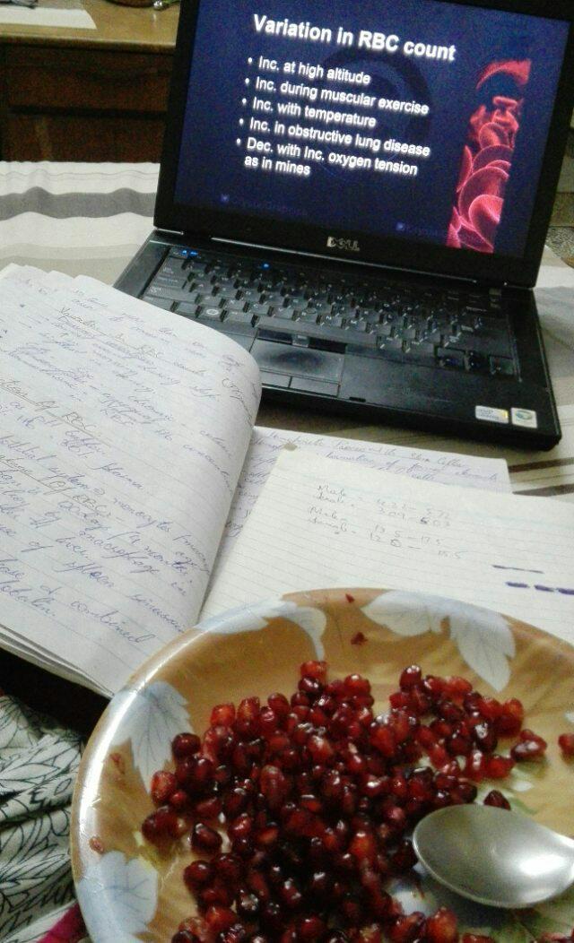 meem_aen_kay's tweet image. Hitting the lectures. #FinalExamVibes