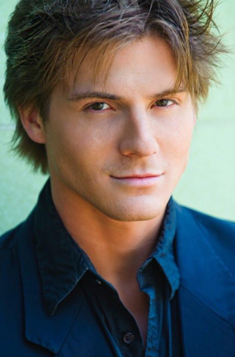 Robertpwatkins's tweet photo. Should I grow it long again? 🤷🏼♂️ For #cupidsmatch @cwseed #babyrob https://t.co/4v6OSWVcTv