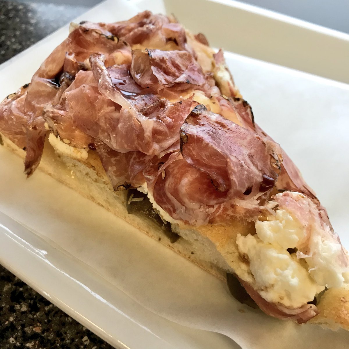 shelleyhayashi's tweet photo. Start the week with a #flatbreadchallengeyvr at @italiabakery - fresh ricotta, thinly sliced coppa, balsamic drizzle, olives - SO Good! #youbethejudge @vanfoodster https://t.co/rFs773raI4