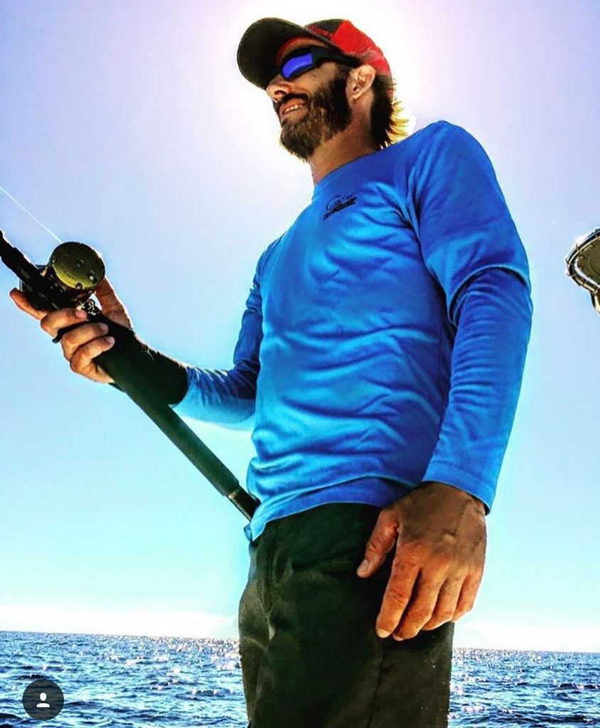CountryShore's tweet photo. Anyone have any Florida Keys trips planned?!? Charter our good friend @getbent_charters and catch some big ones! Say your a friend of Country Shore and get a discount! Thanks for the action shot Chris! #countryshore #getbentcharters #snapback #dryfit #b… https://t.co/jENj0ucim8 https://t.co/N7Vv9pFycn