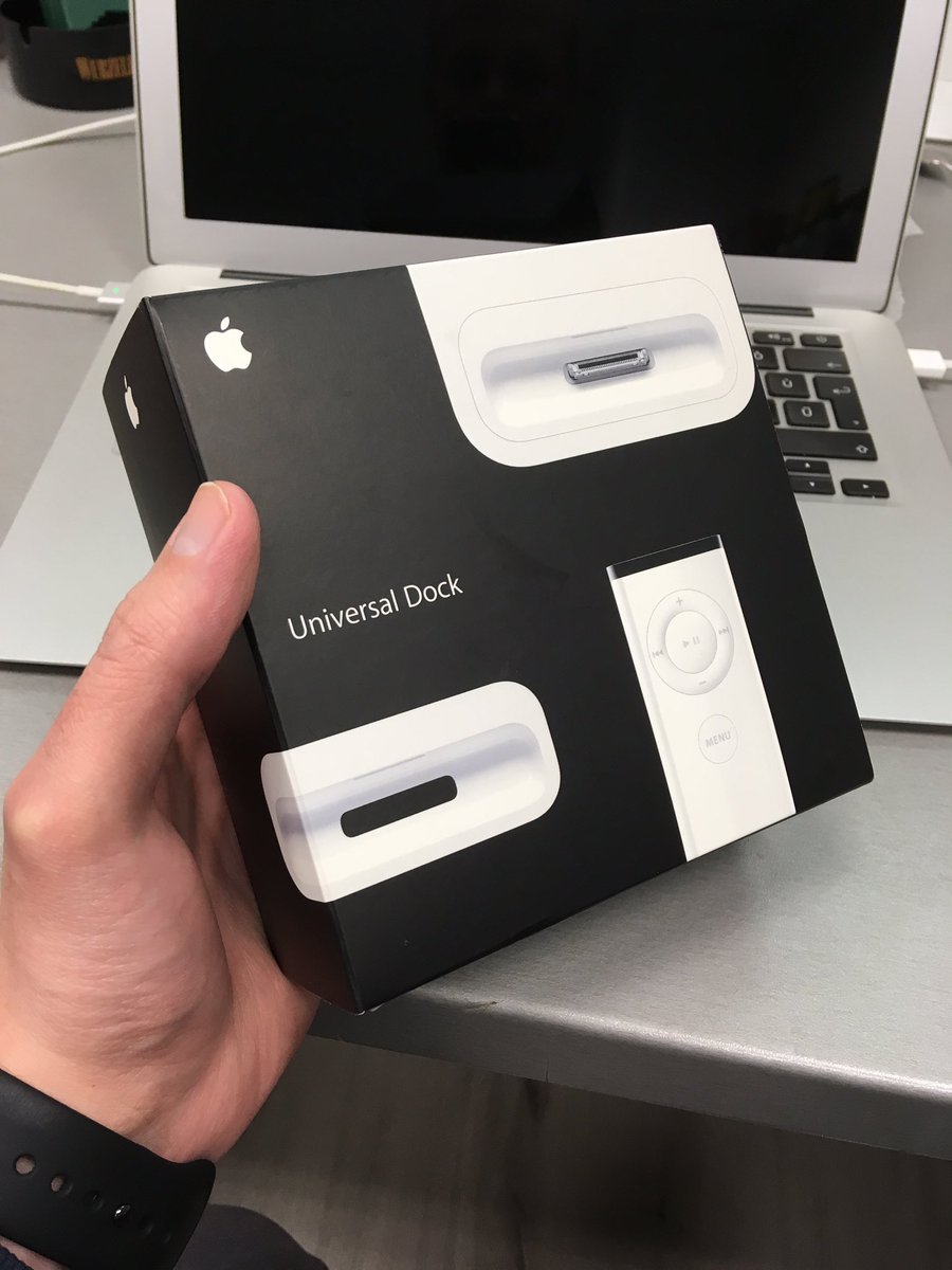 czagatamas's tweet photo. Kincsek! 🤗😍 #iPod #universaldock from: @rchrdkss https://t.co/WEAN99PGT2