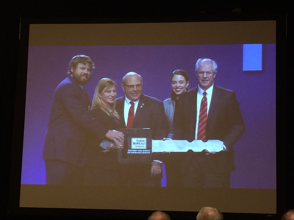 NiswanderFarms's tweet photo. @amelia_kent and her husband just won the National Achievement Award. @Johnna_J_Miller @LaFarmBureau @FarmBureau #tnmagicmoments #palclass9 #thatsmypal https://t.co/DXk8t60AHa