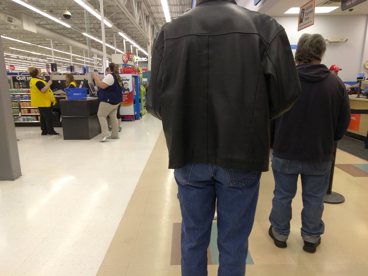 VanceErik's tweet photo. @Walmart Huge line at customer service desk with open registers and 5 yards away are 4 employees standing around on their phones. It makes you think if the low prices are worth the wait and witnessing this type of behavior. Thoughts? https://t.co/gpomvMK03r