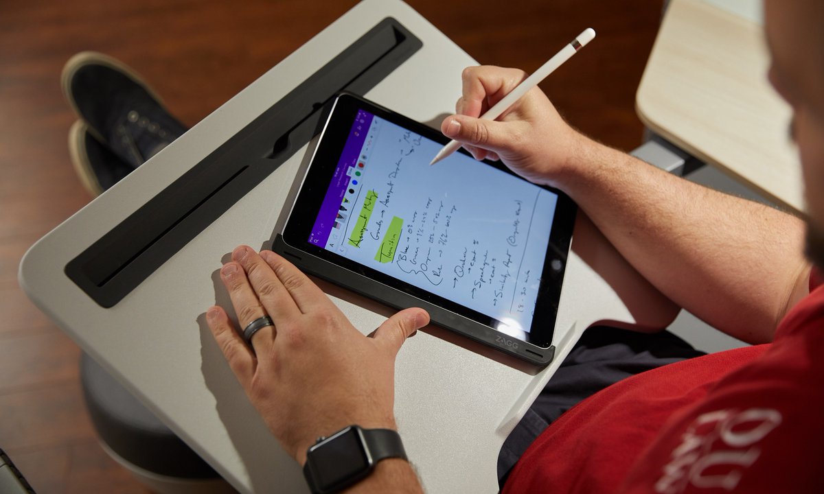 #OULaw has been named an Apple Distinguished School for 2017-2019 in recognition of our groundbreaking #DigitalInitiative, which prepares our students to become technologically savvy lawyers in the modern practice of law. More at: bit.ly/2D8qZCJ #LegalTech #LawSchool