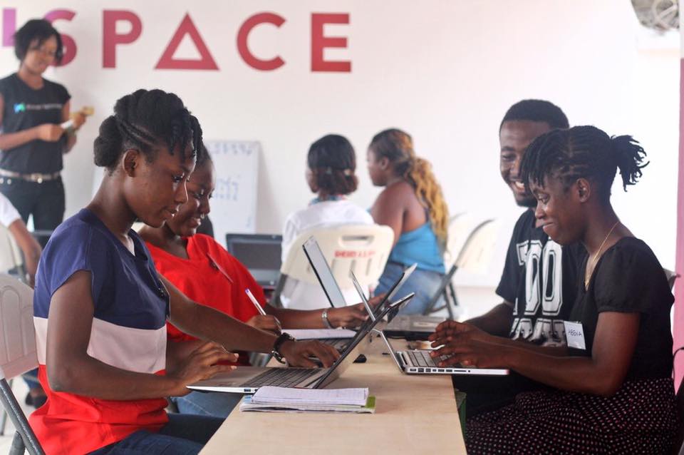PythonGhana's tweet image. Great write-up by @devinvogue about the #SpeakPython Bootcamp organised at @iSpaceGh: developersinvogue.org/we-speak-pytho… #LetASisterKnow #PythonGhana #Python #womenintech