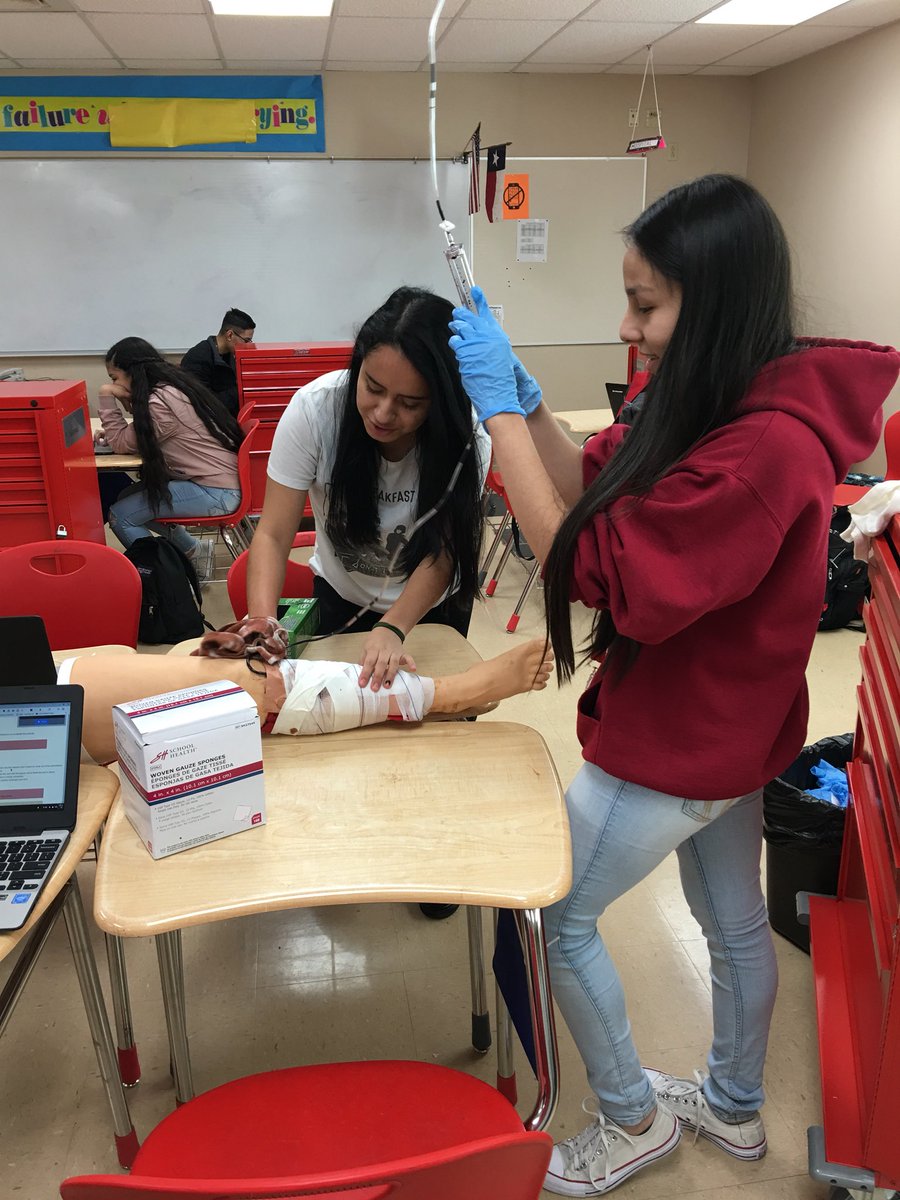 Gonzalez_DVHS's tweet photo. Welcome back Big Red!#medred🚑💉 https://t.co/bdqHG8ff8r
